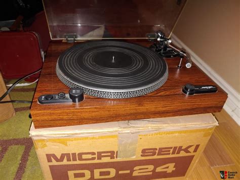Company ran into trouble in the late 90's and stopped making<b> turntables</b> and providing spares for their older products in 1999 with the exception of a high end variant of the 8000 turntable that was made to order well into 2001. . Micro seiki turntable parts